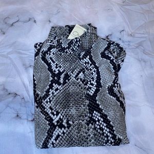 Snake print Turtle neck NEVER WORN